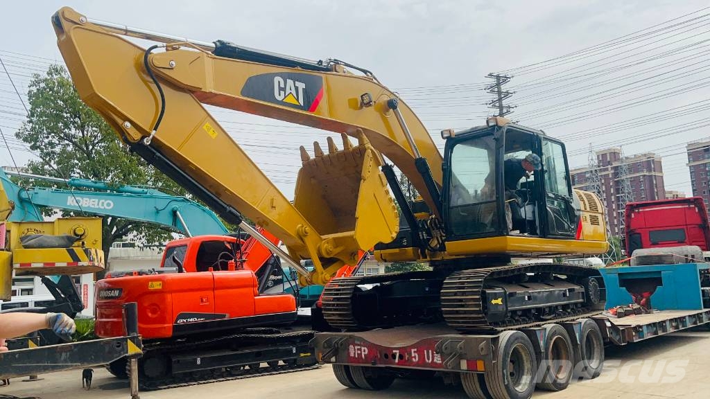 CAT 320 D L 대형 굴삭기 29톤 이상