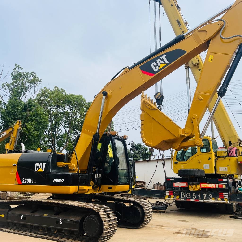 CAT 320 D L 대형 굴삭기 29톤 이상