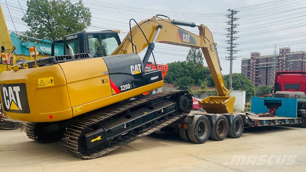 CAT 320 D L 대형 굴삭기 29톤 이상