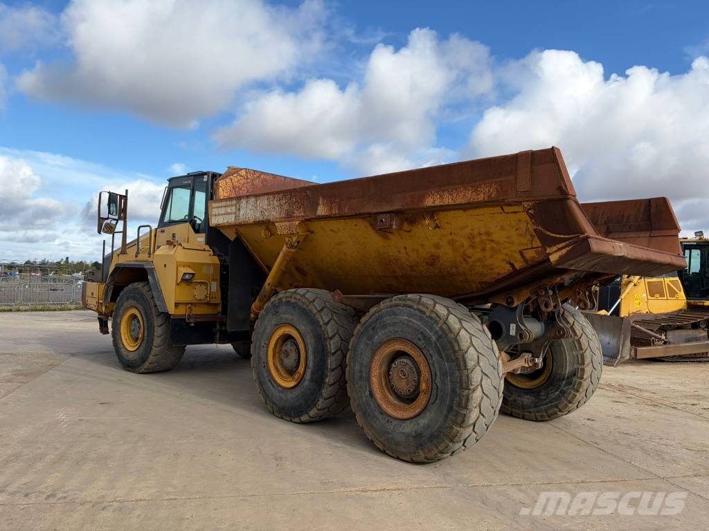Komatsu HM 350-2 Articulated Haulers