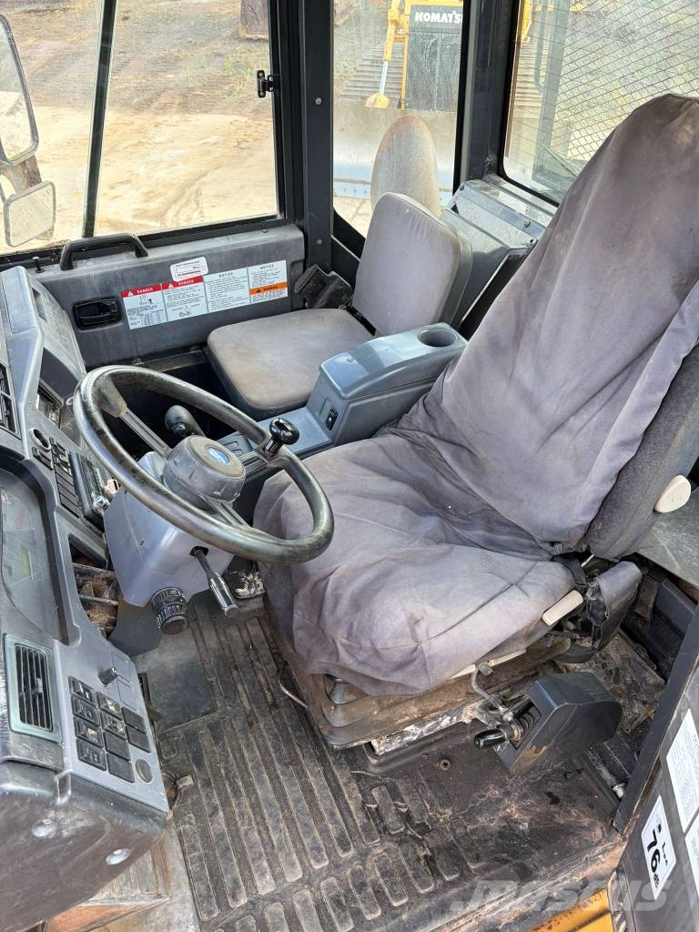 Komatsu HM 350-2 Articulated Haulers
