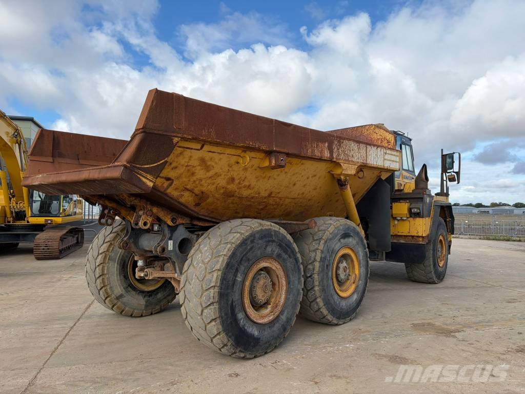 Komatsu HM 350-2 Articulated Haulers