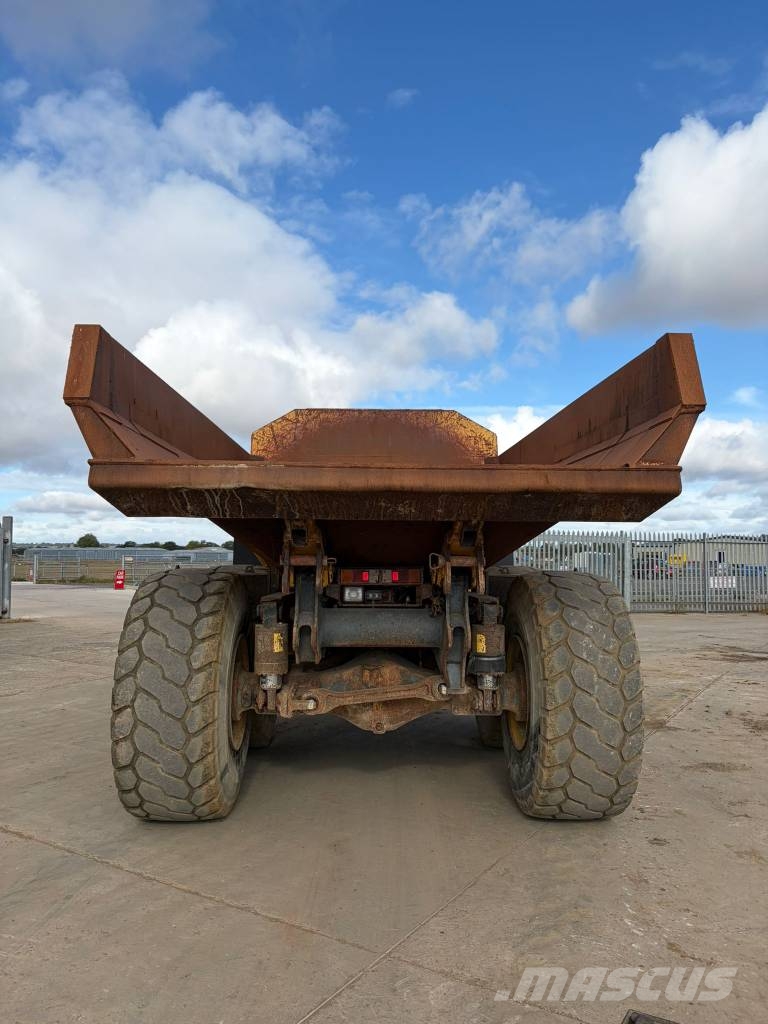 Komatsu HM 350-2 Articulated Haulers
