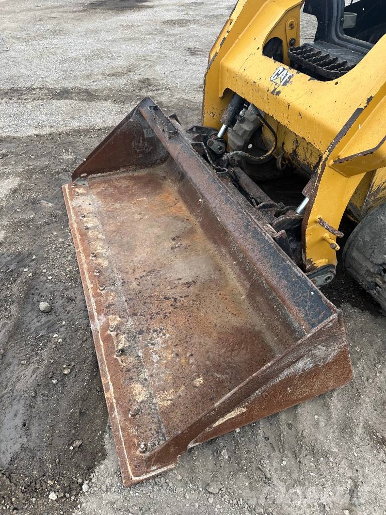 CAT 259 D3 스키드로더