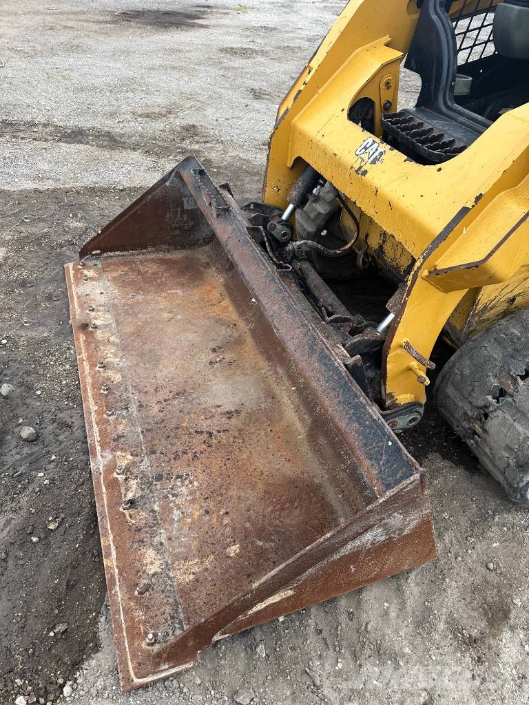 CAT 259 D3 스키드로더