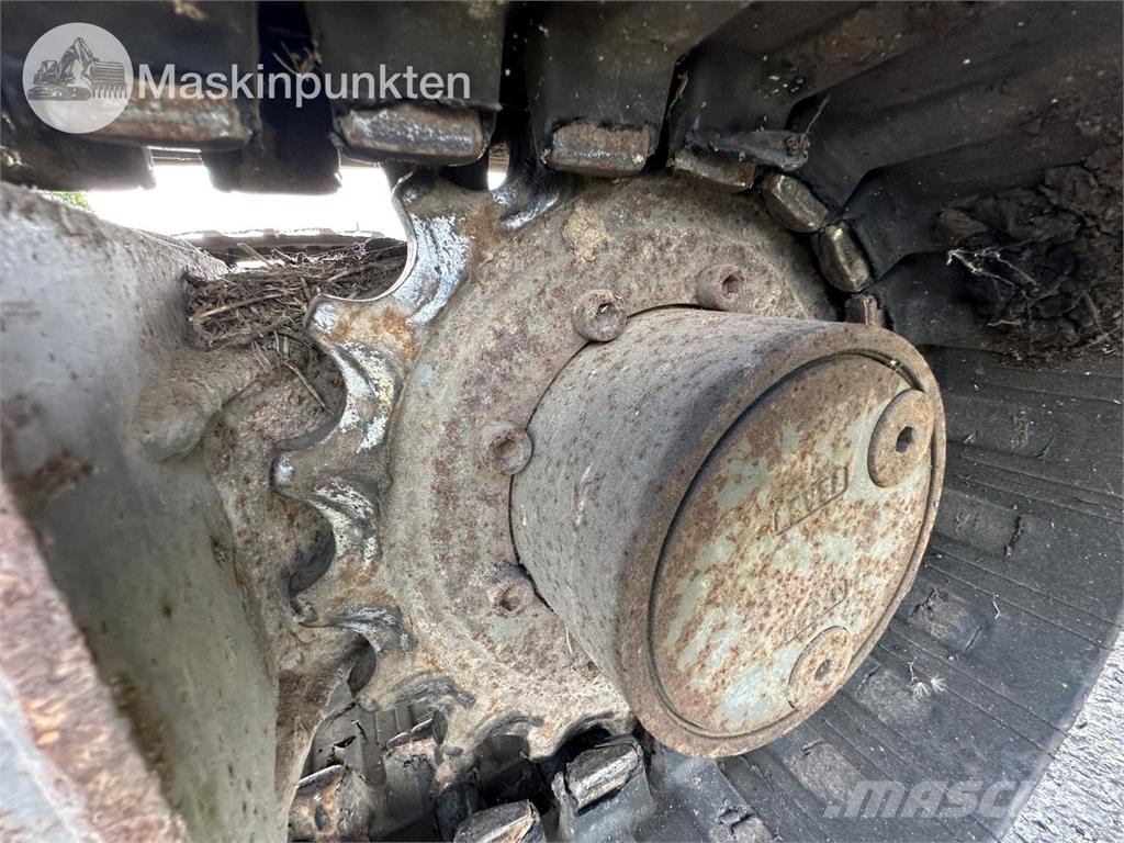 Takuchi TB016 Kāpurķēžu ekskavatori
