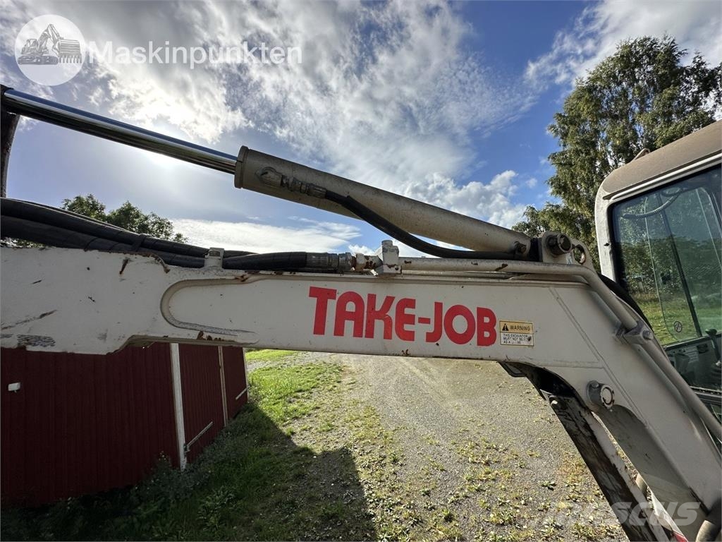 Takuchi TB016 Kāpurķēžu ekskavatori