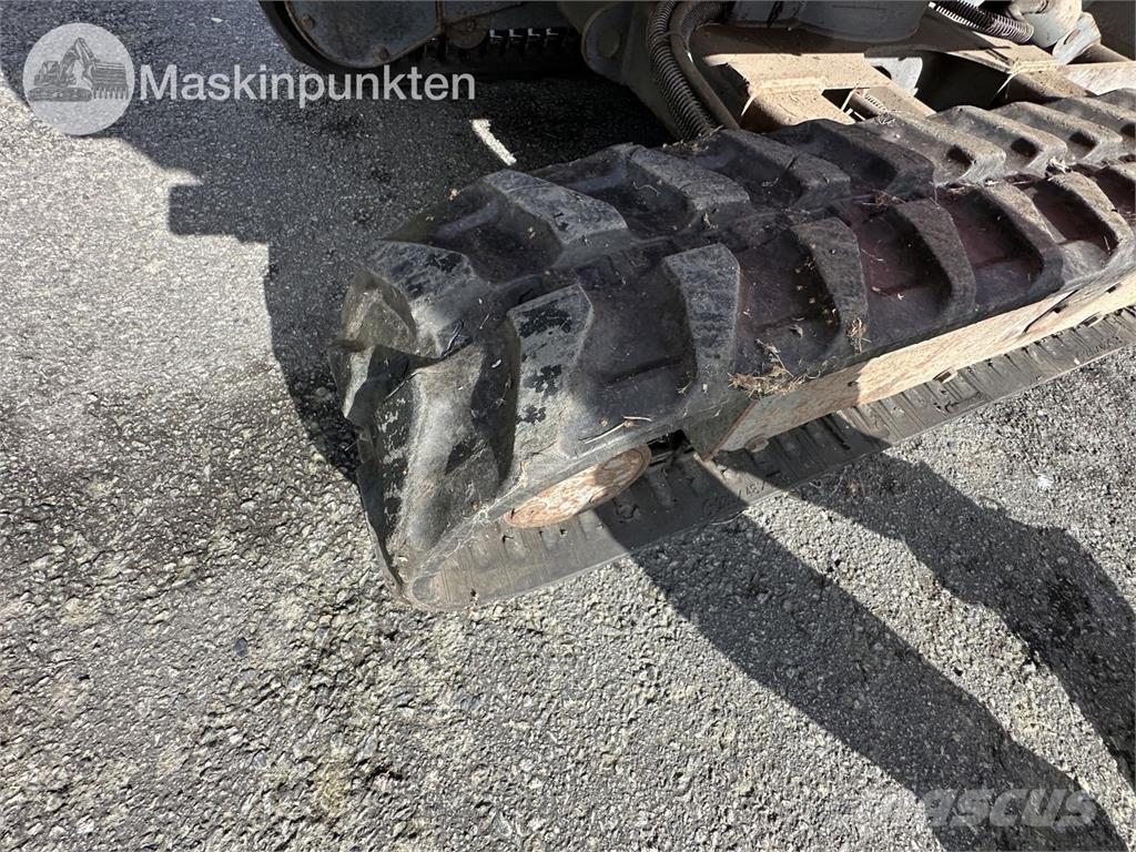 Takuchi TB016 Kāpurķēžu ekskavatori