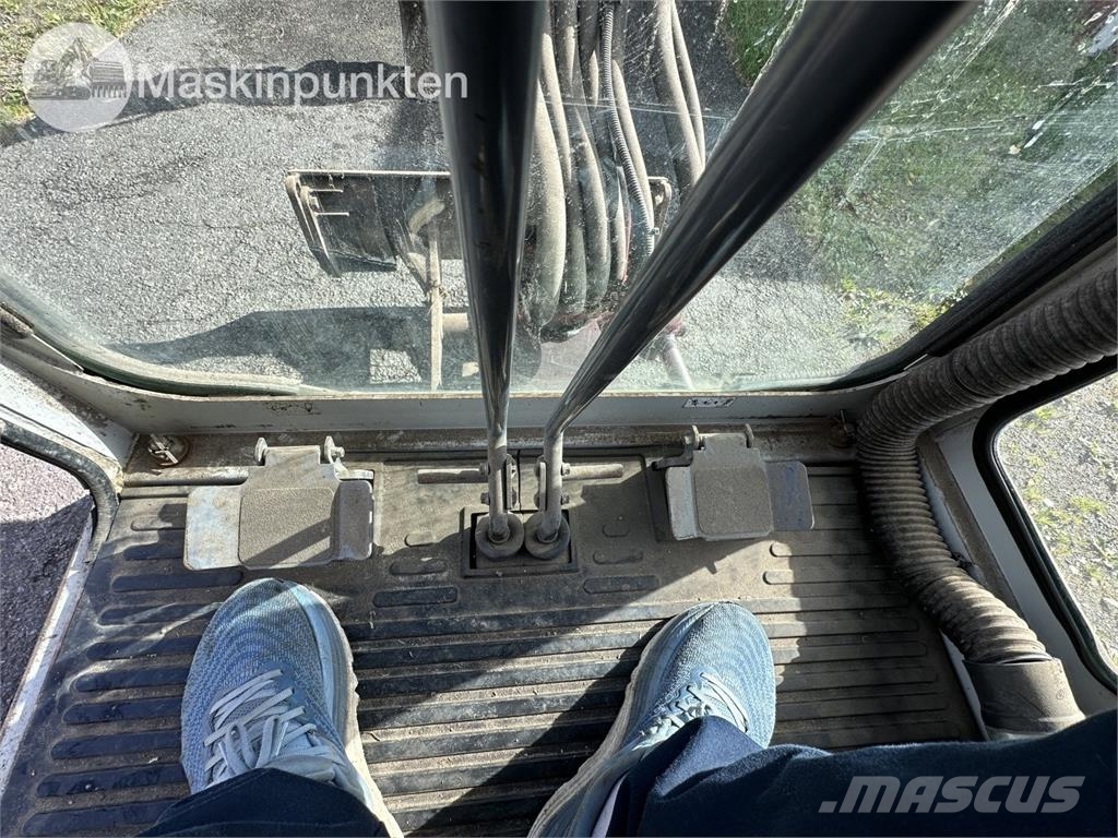 Takuchi TB016 Kāpurķēžu ekskavatori