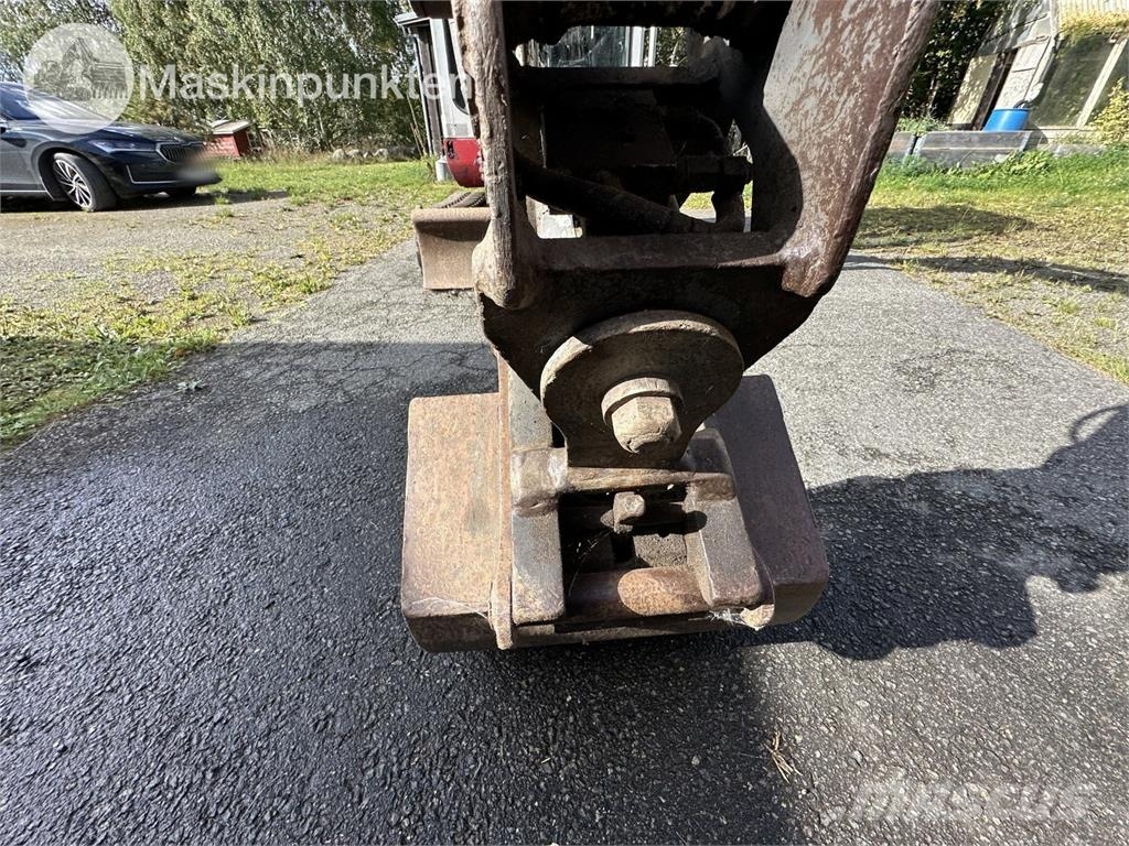 Takuchi TB016 Kāpurķēžu ekskavatori