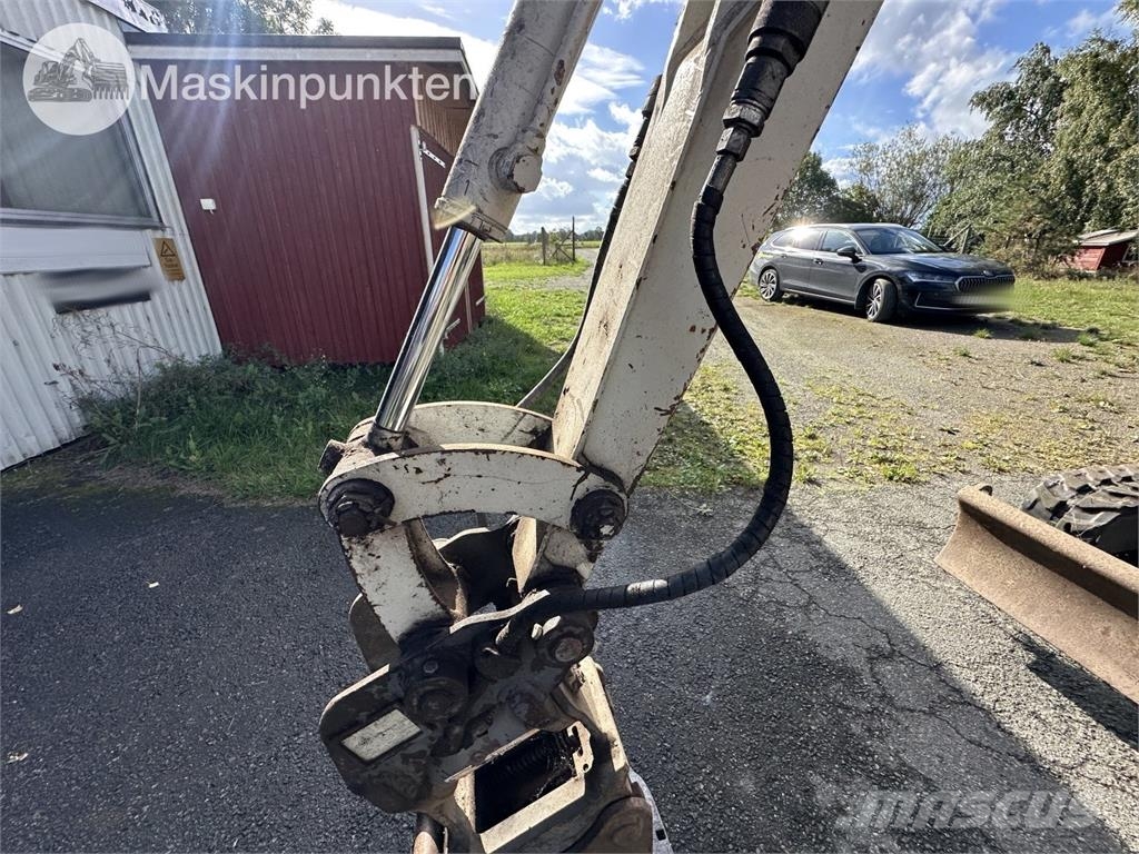 Takuchi TB016 Kāpurķēžu ekskavatori