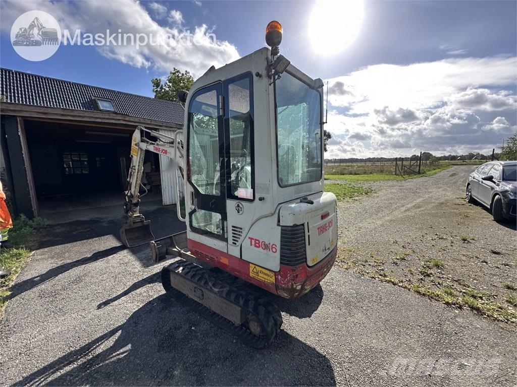 Takuchi TB016 Kāpurķēžu ekskavatori