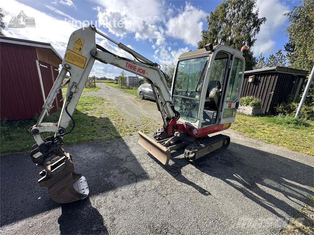 Takuchi TB016 Kāpurķēžu ekskavatori