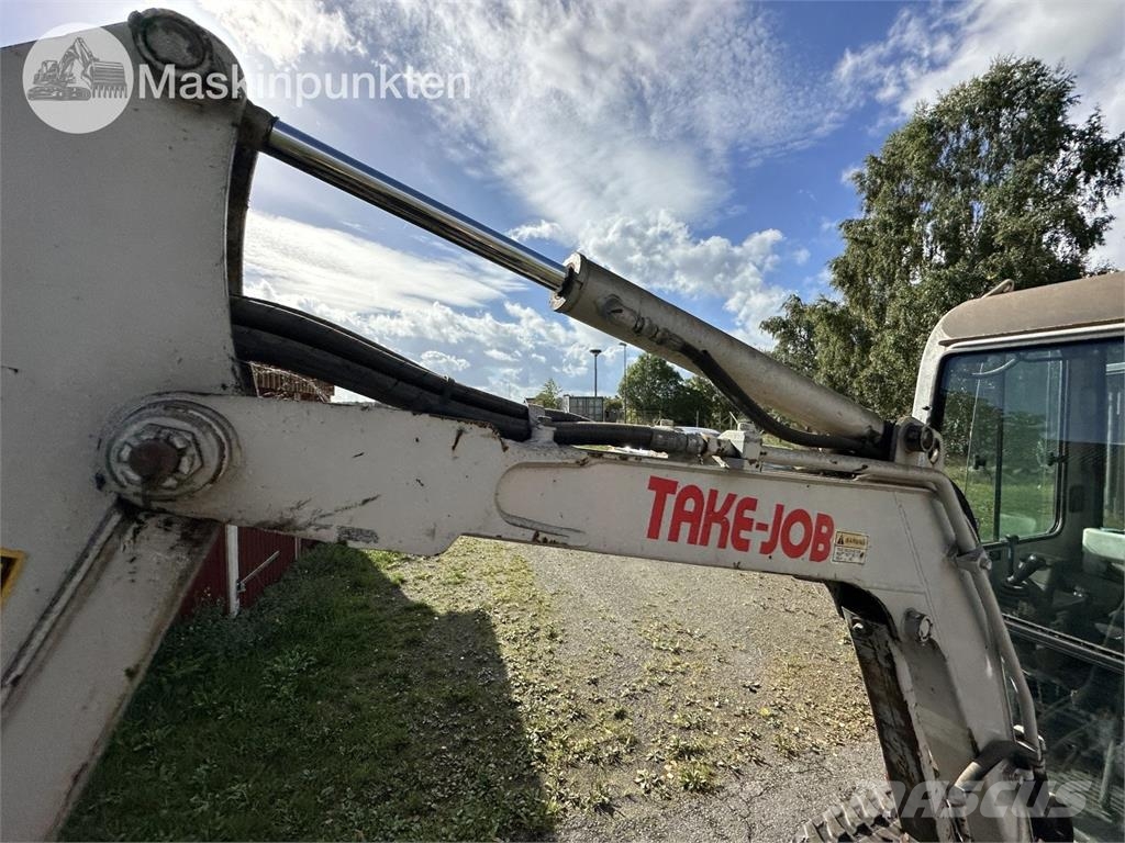 Takuchi TB016 Kāpurķēžu ekskavatori