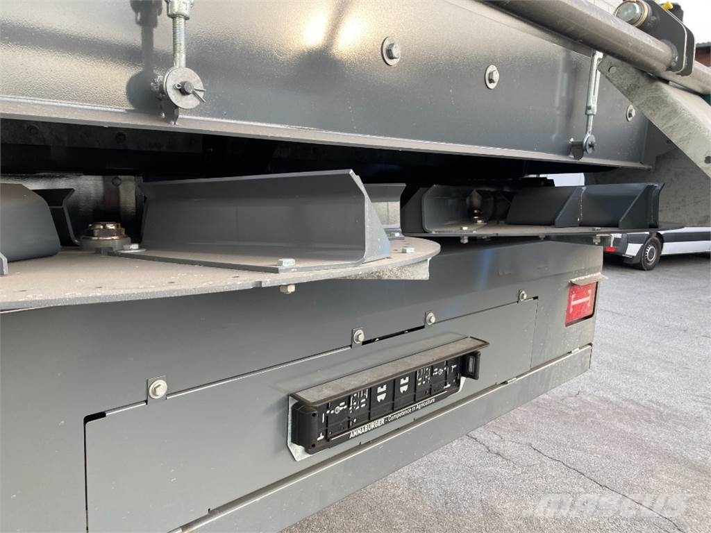 Annaburger MB AROCS 3345 mit Annaburger AW 18.04 Mestverspreider