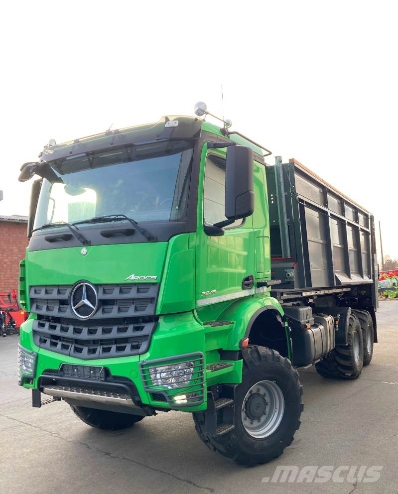 Annaburger MB AROCS 3345 mit Annaburger AW 18.04 Mestverspreider