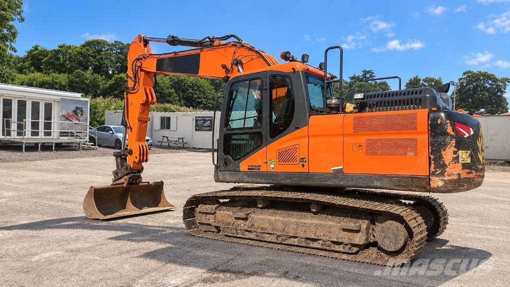 Doosan DX 225 LC Raupenbagger
