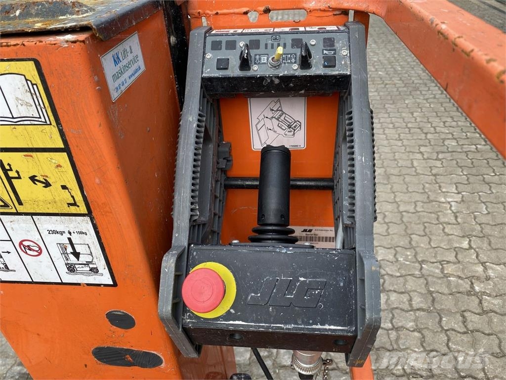 JLG 1230ES Vertical mast lifts
