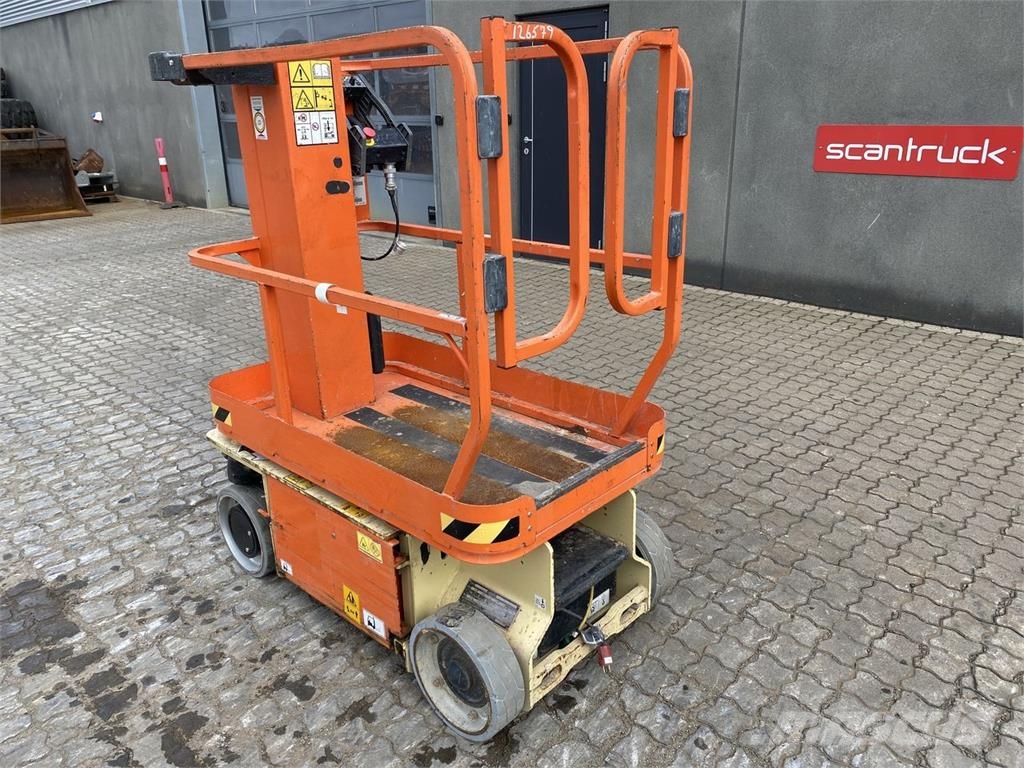 JLG 1230ES Vertical mast lifts