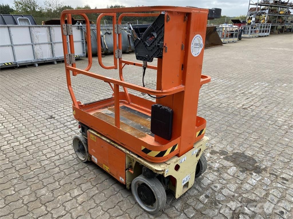 JLG 1230ES Vertical mast lifts