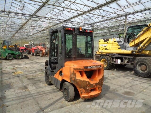 Doosan D35C-7 柴油叉车