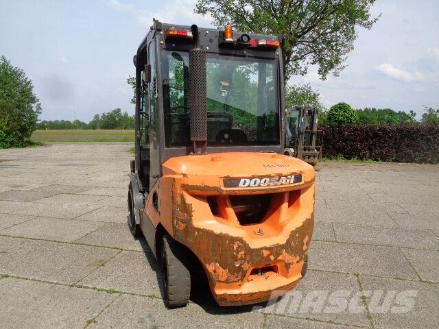 Doosan D35C-7 柴油叉车