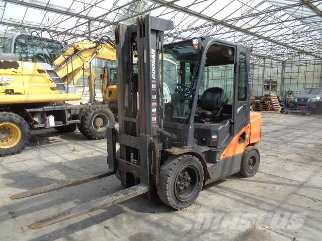 Doosan D35C-7 柴油叉车