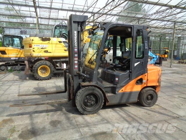 Doosan D35C-7 柴油叉车