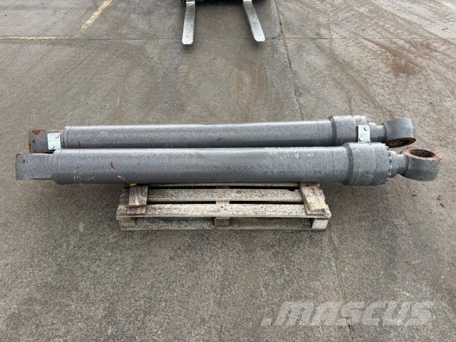 Volvo LARGE HYDRAULIC CYLINDER WEIGHT 480 Hidráulicos