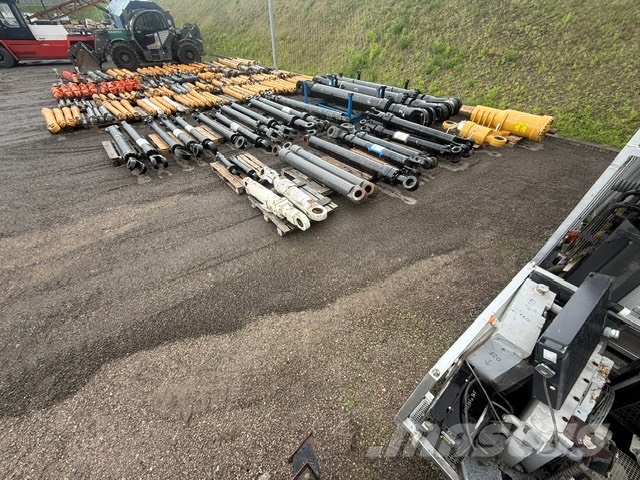Volvo LARGE HYDRAULIC CYLINDER WEIGHT 480 Hidráulicos