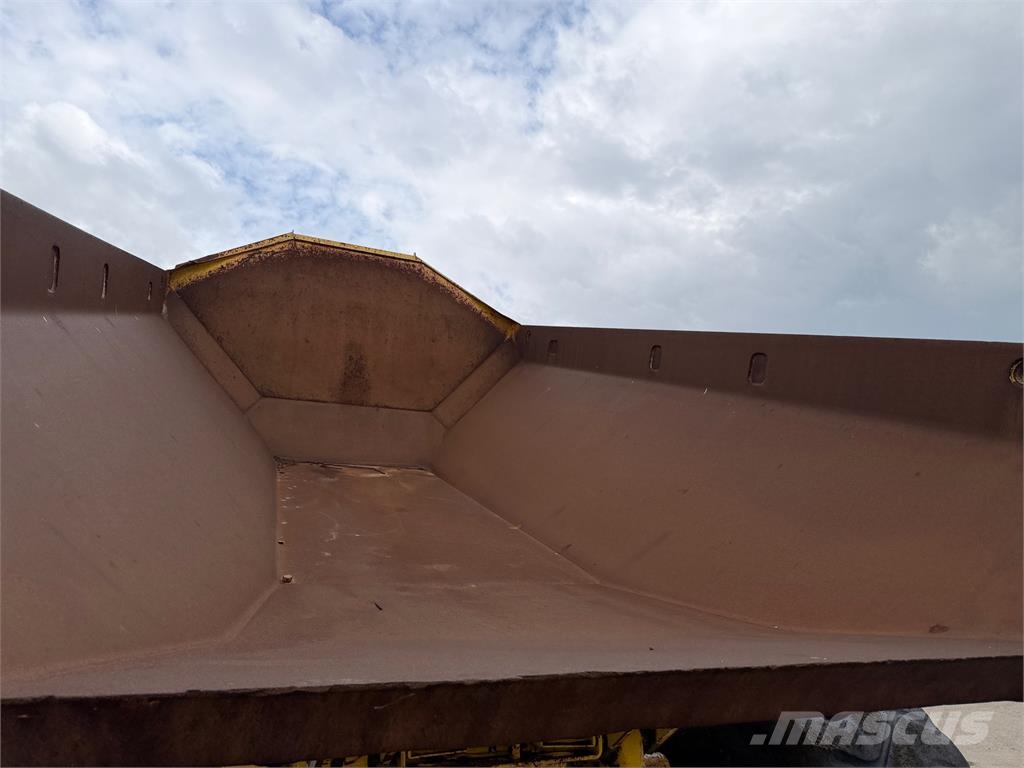 CAT Iný model VIN 306 Stavebné sklápače