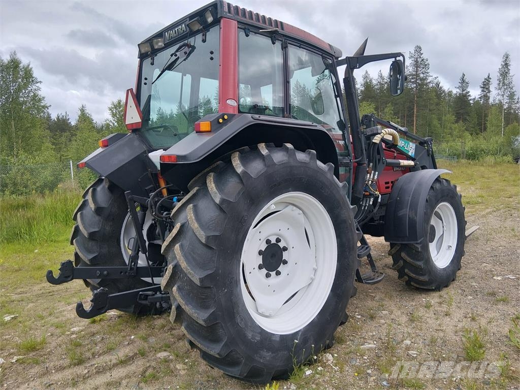 Valtra 8150 HiTech الجرارات