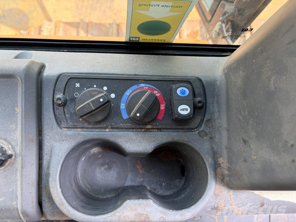 CAT D4 LGP 15A (D6K / D6K2) 크롤러 도저
