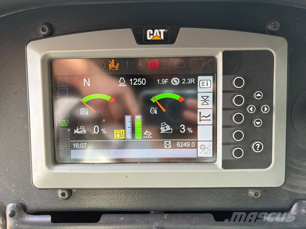CAT D4 LGP 15A (D6K / D6K2) 크롤러 도저
