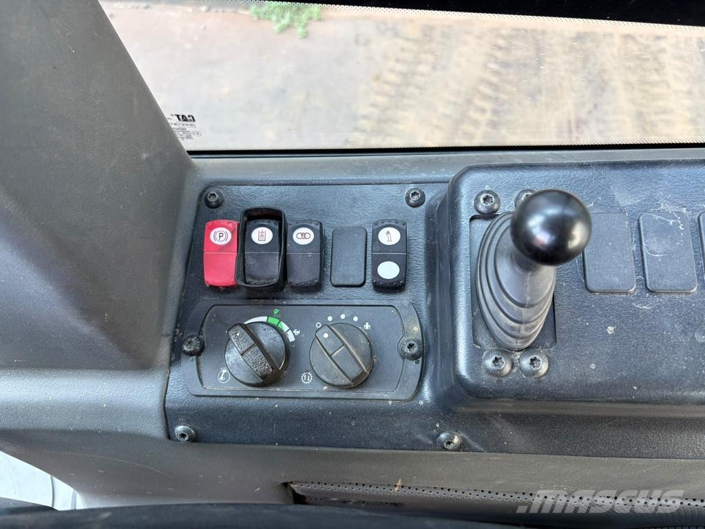 CAT D4 LGP 15A (D6K / D6K2) 크롤러 도저