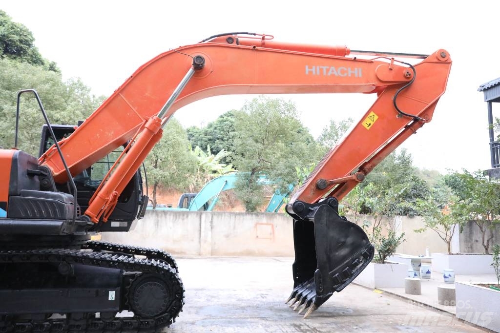 2015 HITACHI ZX 135 US EXCAVATOR (No.J0764) - GSAT.JP