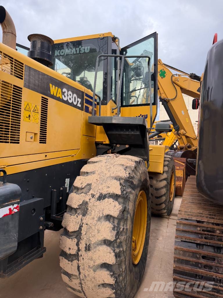 Komatsu WA 380 made in Japan Paletli ekskavatörler