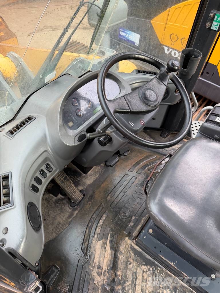 Komatsu WA 380 made in Japan Paletli ekskavatörler