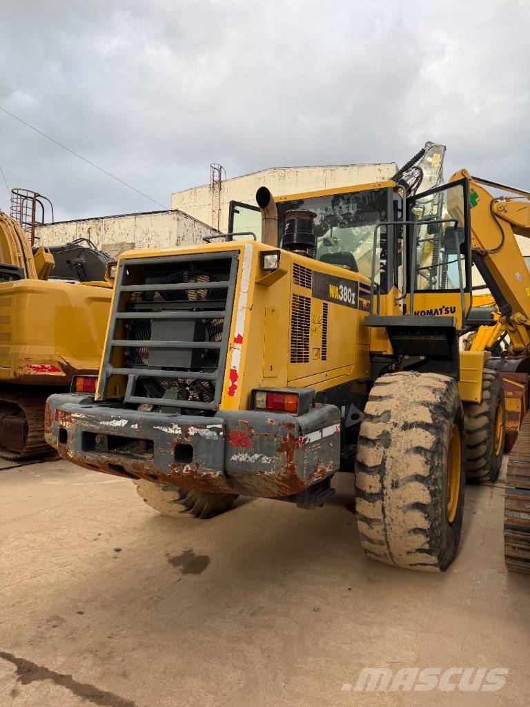 Komatsu WA 380 made in Japan Paletli ekskavatörler