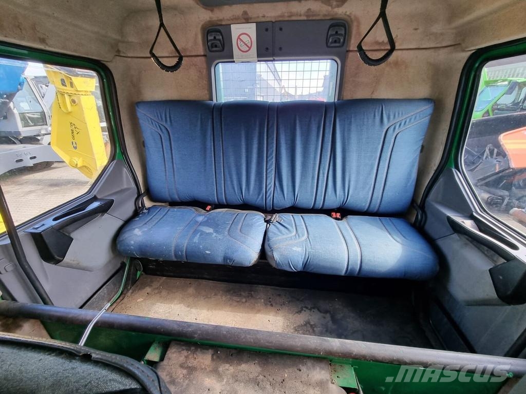 Renault Midlum 220.15 DCI / Ladebühne / Doka Camiones de cama baja