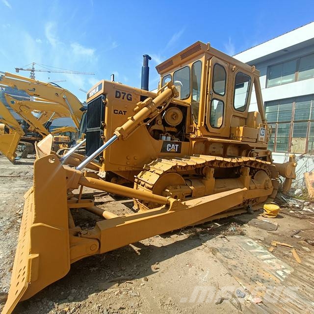 CAT D 7 G Buldooserid