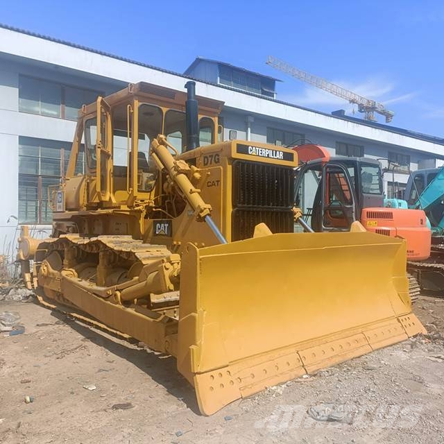 CAT D 7 G Buldooserid
