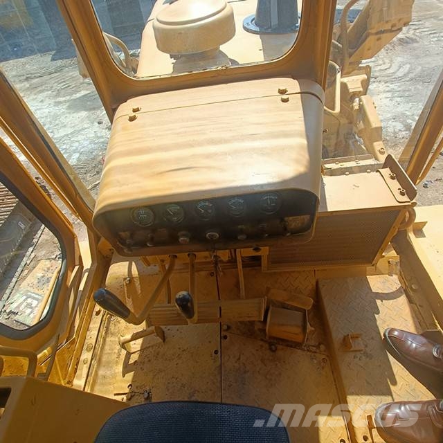 CAT D 7 G Buldooserid