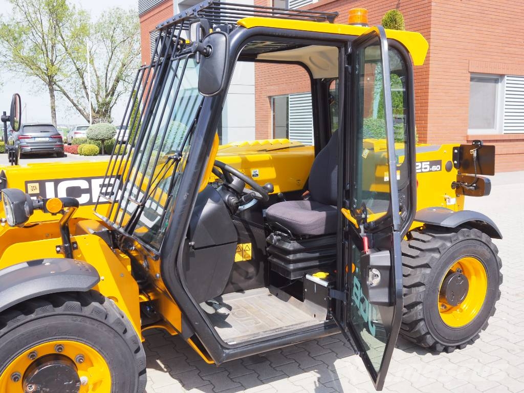 JCB 525-60 Hi-ViZ Redskapsbärare för lantbruk