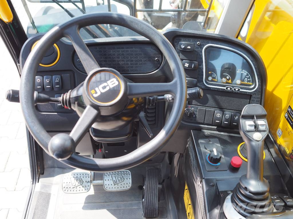 JCB 525-60 Hi-ViZ Redskapsbärare för lantbruk
