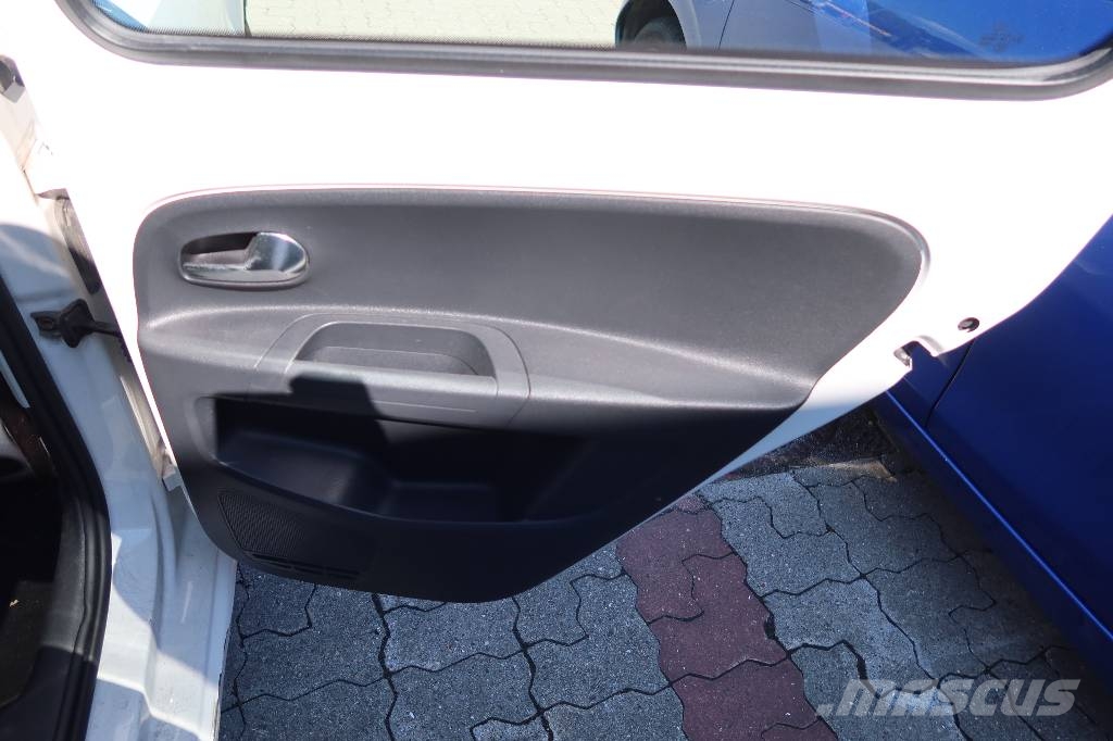 Volkswagen UP PKWs