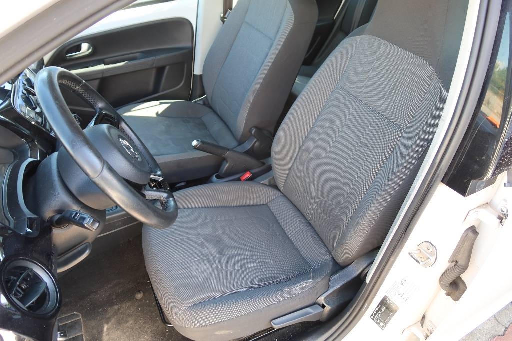 Volkswagen UP PKWs