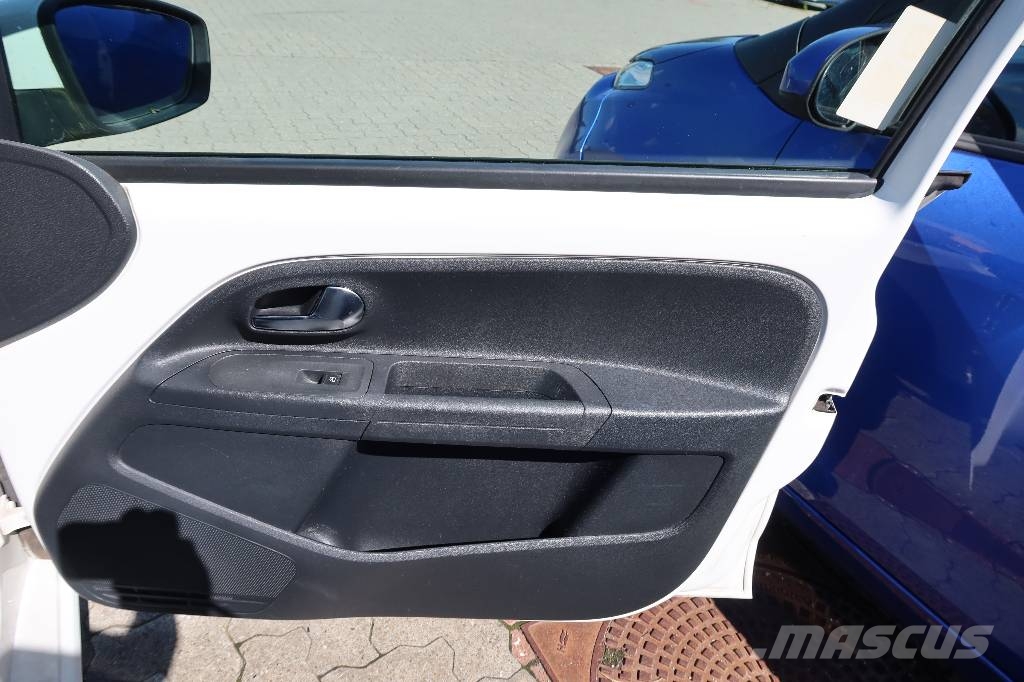 Volkswagen UP PKWs
