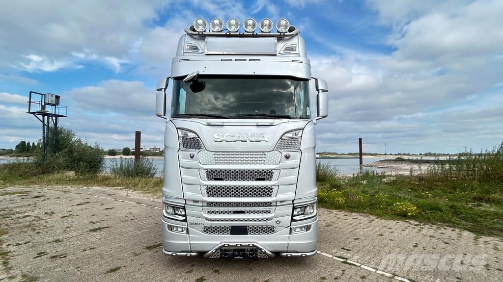 Scania 590S V8 NGS Highline 4x2 | Full air | Park cool | Sattelzugmaschinen