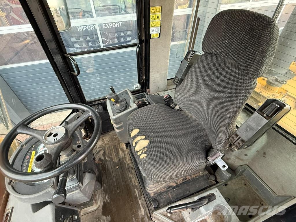 CAT 928G Chargeuse sur pneus